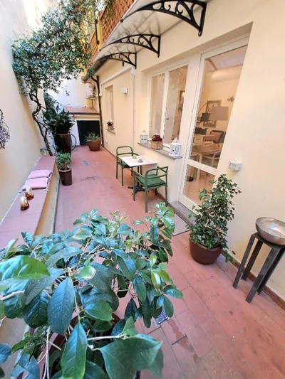 Nel cuore del centro storico di Lucca a ridosso della Cattedrale di San Martino appartamento con accesso autonomo e giardino esclusivo – Photos 11