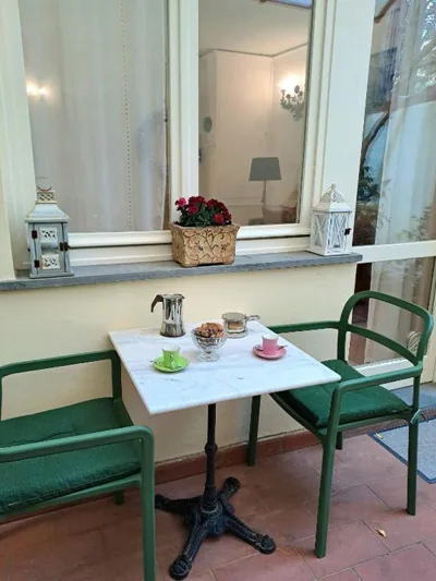 Nel cuore del centro storico di Lucca a ridosso della Cattedrale di San Martino appartamento con accesso autonomo e giardino esclusivo – Photos 12